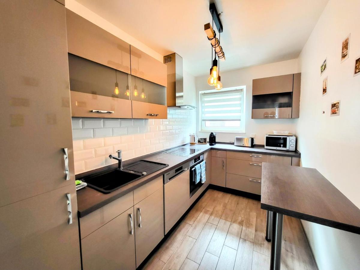 Calm And Modern Apartment Eischen Екстериор снимка
