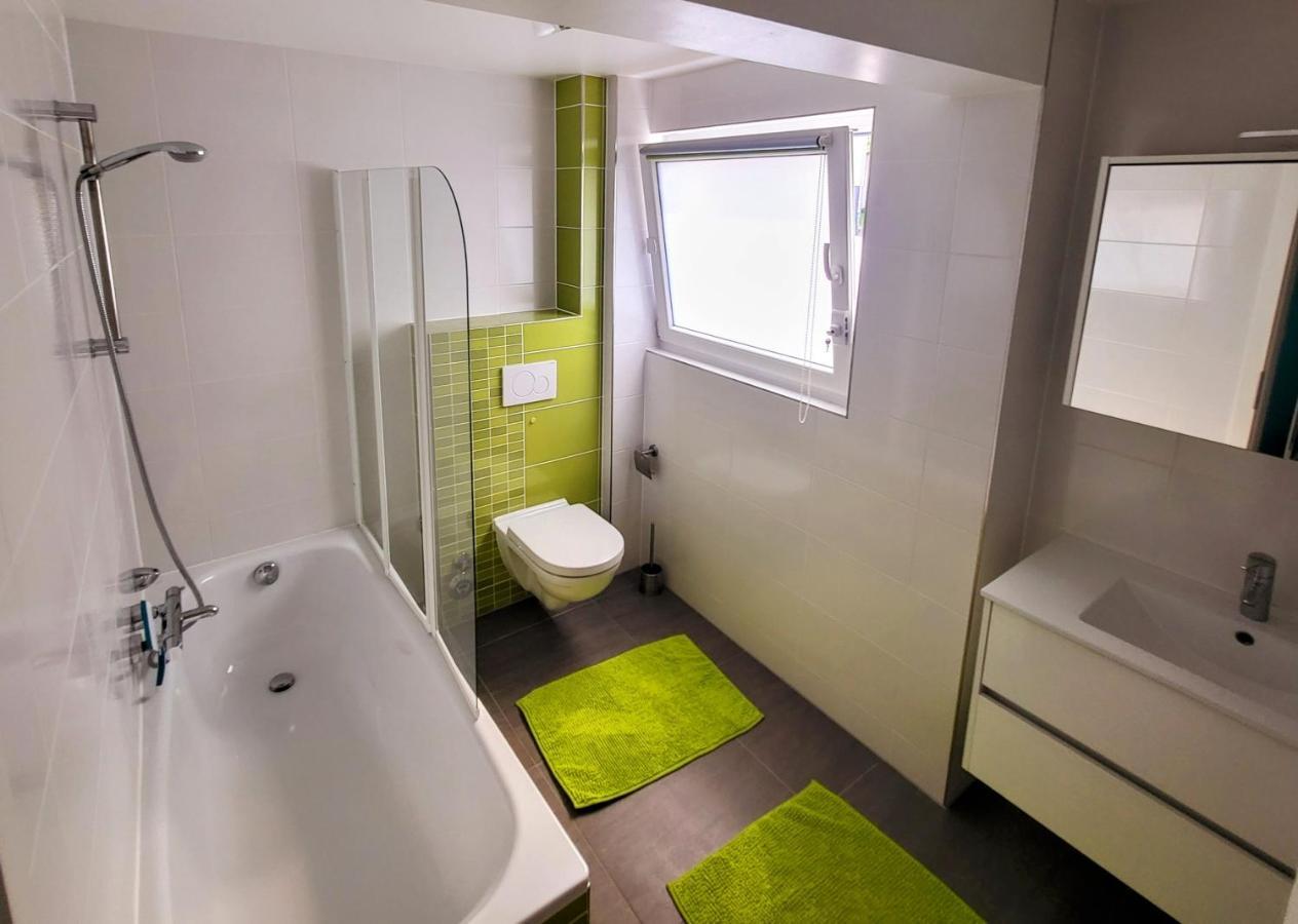 Calm And Modern Apartment Eischen Екстериор снимка